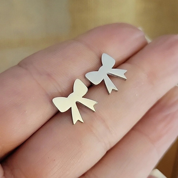 Bow Stud Earrings, choice of color - Picture 4 of 5